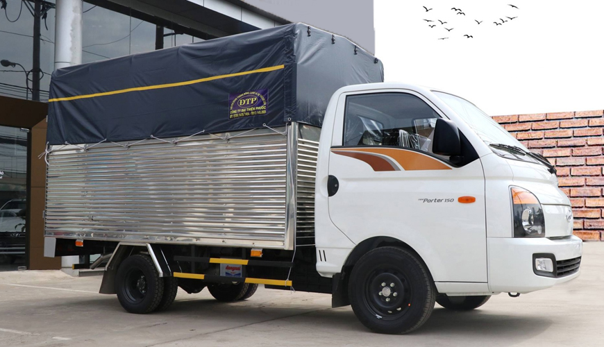 HYUNDAI PORTER 150 1T5 THÙNG MUI BẠT