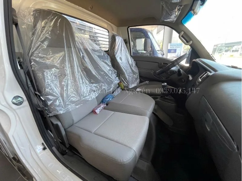 Ghế ngồi xe Hyundai H150 được bọc da