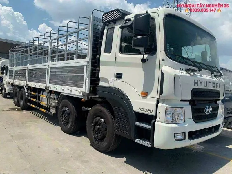 Ngoại thất sắc nét của Hyundai HD320 Xe Hyundai 4 chân HD320