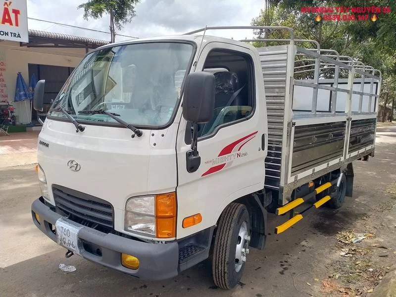 Hyundai N250 mui bạt