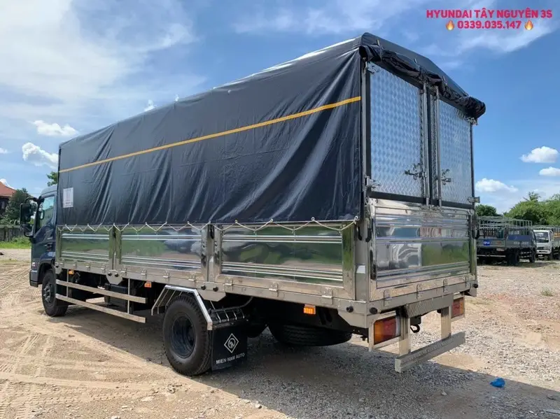 Thùng xe của Hyundai EX8L Mighty EX8L thùng bạt