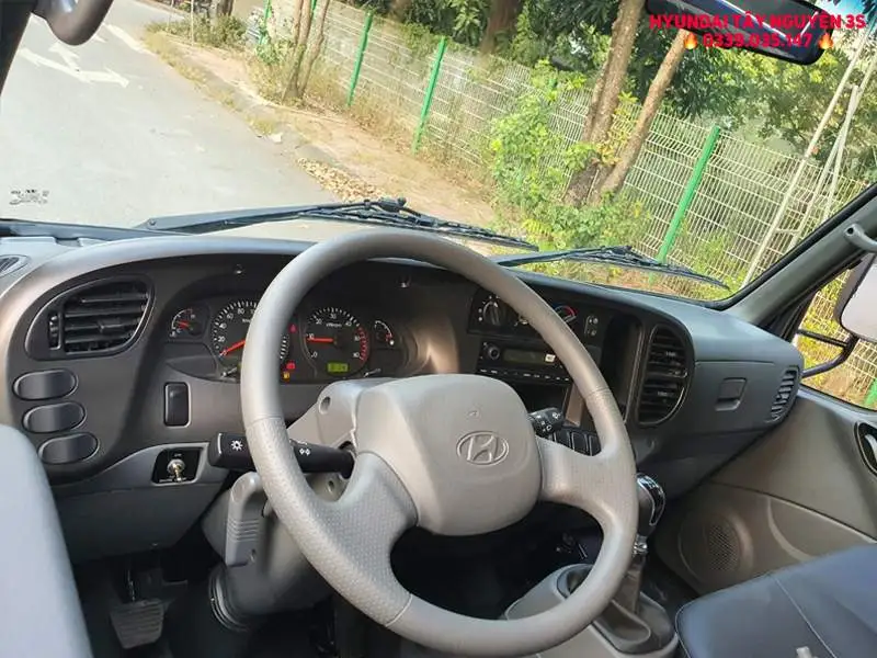 Nội thất Hyundai Mighty N250