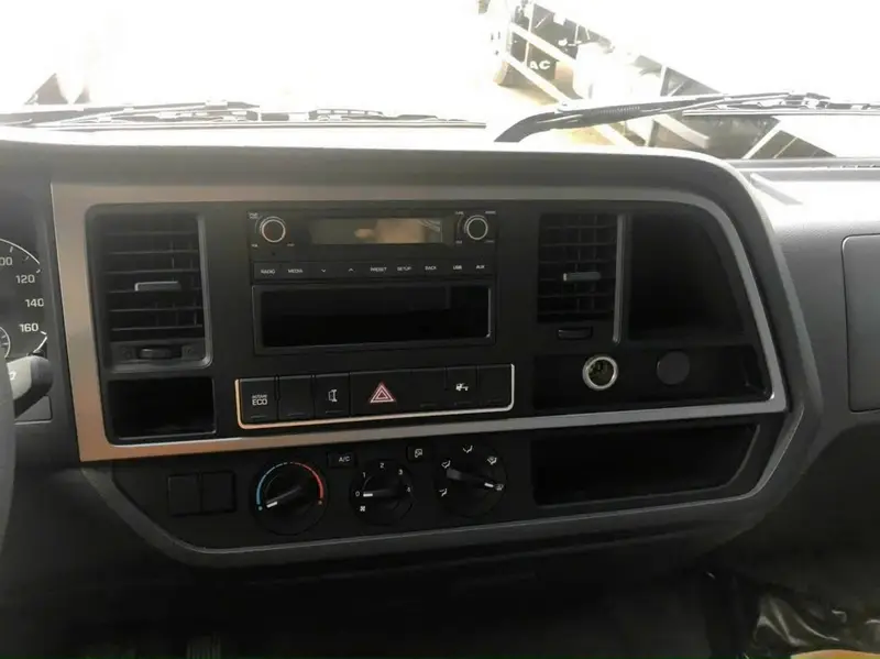 Trung tâm điều khiển trên xe EX8L