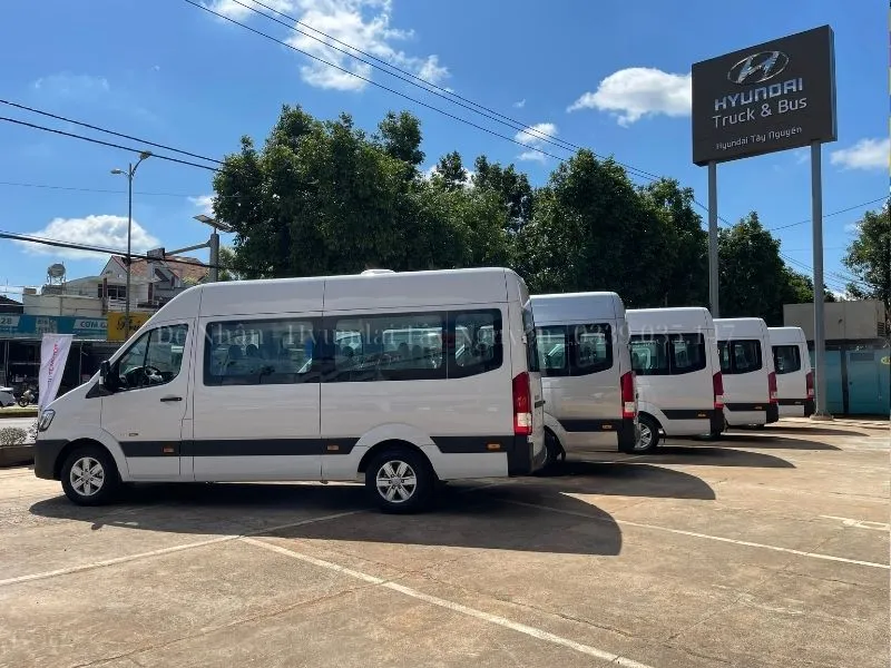 Xe Hyundai Solati 16 chỗ